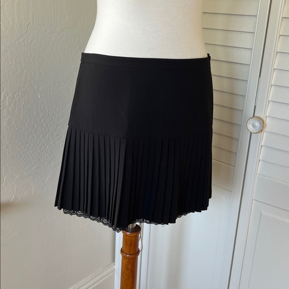 BCBGMaxAzria Dresses & Skirts - BCBGMAXAZRIA Miniskirt